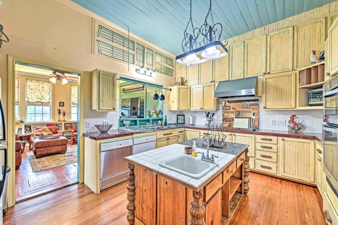 The Lilly House Historic Glen Rose Home With Porch! ภายนอก รูปภาพ